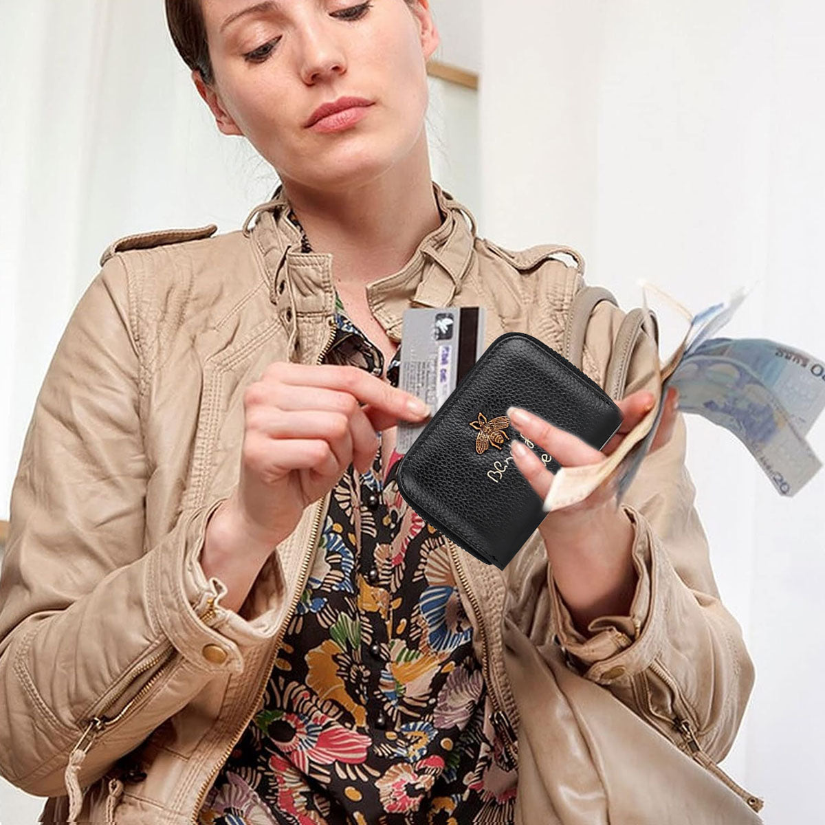 PALAY® Women Cards Bag RFID Credit Card Zipper Pouch with 12 Card Slots & 2 Utility Compartment Fashion Little Bee Charm PU Leather Zipper Pouch Card Bag Coin Bag Gift for Women, Black, 10.5x8cm