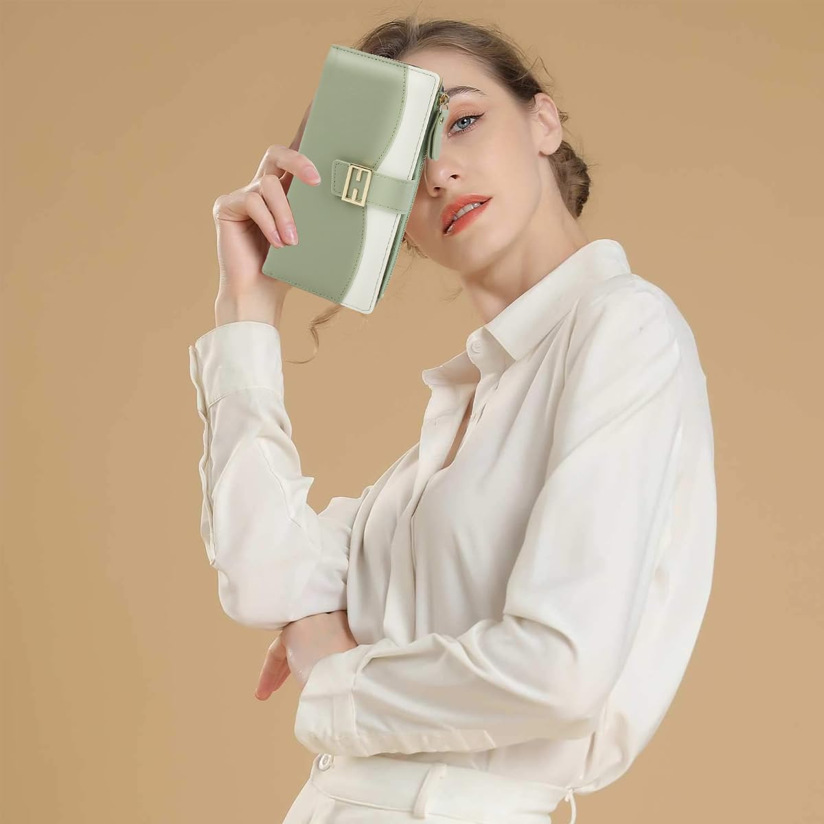 PALAY Women Purse with 11 Card Slots and Snap Button Closure | Mint Green PU Bifold Wallet 19x9.5cm