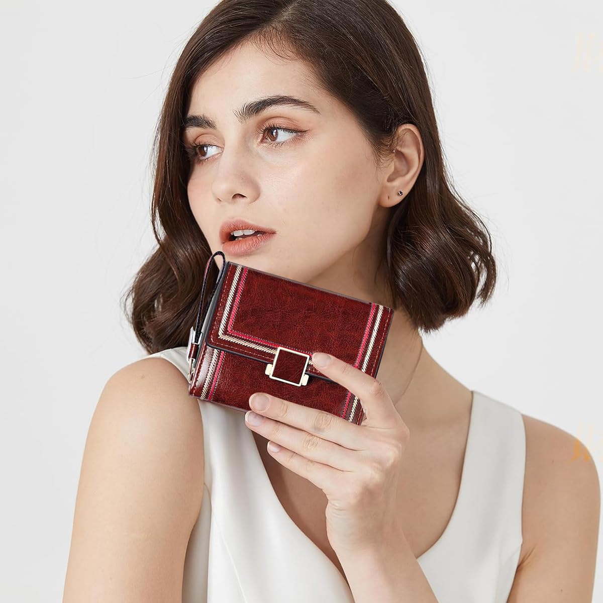 PALAY Mini Wallet for Women with Bifold Design and RFID Protection featuring PU Leather in Vintage Burgundy Red | Compact Purse for Cards and Coins